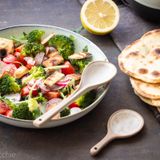 Fattoush insalata libanese con pane pita