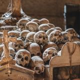 Napoli, il cimitero delle Fontanelle riapre dopo cinque anni il ritorno di un luogo che sfida il confine tra i vivi e i morti