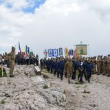 Alpino cade tra le pietre e sbatte la testa durante la Commemorazione sul Monte Ortigara