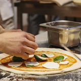 Pizze assai salate: 120 mila euro di multa al datore di lavoro. Erano 8 i collaboratori in nero impiegati nel locale