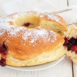 Ciambella brioche alla marmellata: soffice e golosa