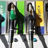 Aumento diesel e benzina, la corsa rallenta ma non si ferma