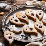 Biscotti fantasmino di Halloween senza stampino