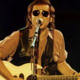 Ivan Graziani. Nel rock di "Fuoco sulla collina", il suo messaggio, un invito alla concretezza e alla riflessione prima di agire.