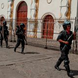 Padre Harving Padilla: “No pienso irme al exilio”, pese al asedio policial