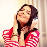 ON AIR !!! NON STOP MUSICA!!! da ascoltare e da ballare .... LondonONE !!!