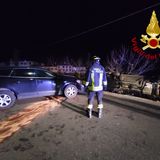Scontro frontale nella notte: un’auto si ribalta sulla provinciale