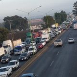 Transportistas bloquean carretera México-Pachuca