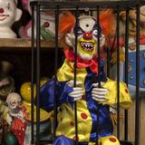75.2. Clown Motel, un aterrador lugar donde siempre te sentirás observado