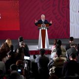 Lamenta López Obrador renuncia de Salmerón