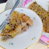 Crumble con mele pere e frutta secca