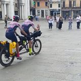 Due cuori, un rene donato e un tandem: a Vicenza la storia d’amore di Giovanna e Maurizio
