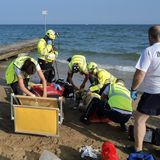 Rischia la paralisi dopo il tuffo dal pontile in spiaggia a Jesolo. Operato al San Bortolo