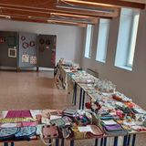 Banchi di solidarietà: il mercatino della scuola raccoglie fondi per Anffas e Città della Speranza
