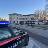 Diciannove anni e 21 ovuli di cocaina da smerciare. Fermato in auto e arrestato
