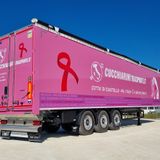 Cucchiarini Trasporti: un semirimorchio rosa contro la violenza sulle donne | STORIE SU RUOTE