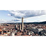 Le Torri di Bologna per guardare il mondo dall'alto in basso (Emilia Romagna)
