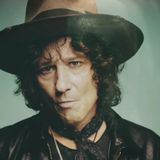 El caballero elegante de rock regresa