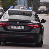 Perseguita la compagna anche davanti alla figlia piccola, arrestato 27enne