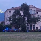 La lite fra ragazze diventa un’aggressione col coltelli e bastoni: cinque giovanissimi denunciati