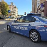 Alla guida con un coltello e documenti falsi, arrestato e liberato un 23enne