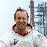 Addio a Jim Lovell, il comandante della missione Apollo 13 che lanciò un Sos dallo spazio