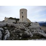 Bominaco una chiesa, un oratorio e un castello (Abruzzo)