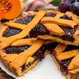 Crostata di zucca e prugne: ricetta autunnale facile