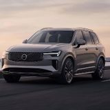 Volvo XC90 2025: El coche eléctrico no lo es todo