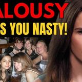 AMANDA KNOX ＂Meredith F＊%$#ng Bled To Death＂- But How Did She Know That On November 2nd？