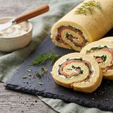 Rotolo di pan di spagna salato