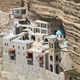 Un santuario sospeso tra cielo e deserto: il monastero di San Giorgio di Choziba