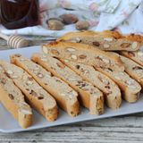Biscotti mandorlati morbidi con miele (ricetta calabrese)