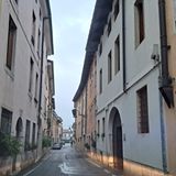Casa Ater trasformata in rifugio abusivo: fermati tre irregolari, denunciata la titolare dell’alloggio