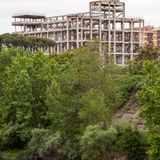 #844 Le indegne file per i permessi di soggiorno, gli hotel di lusso mascherati da studentati e altre storie di Roma