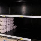 En Clave Rural: La UE encarece la cesta de la compra: la gripe aviar y la 'eco-obsesión' disparan el precio del huevo.