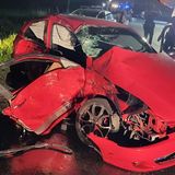 Scontro tra due auto in Nuova Gasparona: conducente intrappolato. Tre i ricoverati