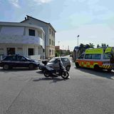 Scontro tra auto e moto, ferito un 76enne