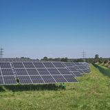 Prensa económica: Nuevo golpe de EEUU a España por los impagos de Sánchez a las renovables