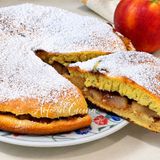 Torta pancake alle mele: sofficissima e ripiena