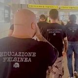 Son tornate le camicie nere, pardon magliette