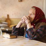 🎤 PODCAST: Communication - 90 year old mother talks continuously/exclusively about fringe religion?