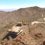 We Explored The CRAZIEST Abandoned Cliff House In The Middle Of Nowhere