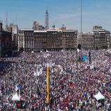 110 mil personas acompañan a AMLO en el Zócalo