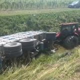 Perde il controllo del trattore, che si ribalta nel canale: grave un agricoltore