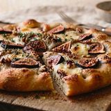 Focaccia con fichi e tuma