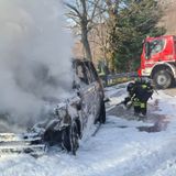 Fuoristrada divorato dal fuoco lungo la provinciale del Costo