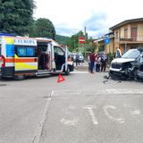 Frontale fra un’auto e un furgone ad Alte Ceccato: feriti i due conducenti