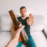 Nuevos sabores y vino sin alcohol para conquistar a la generación que no bebe