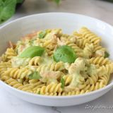 Fusilli con crema di zucchine e salmone affumicato